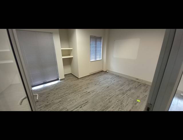283M² OFFICE TO LET IN BRYANSTON